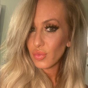 Meet your Posher, Jenn